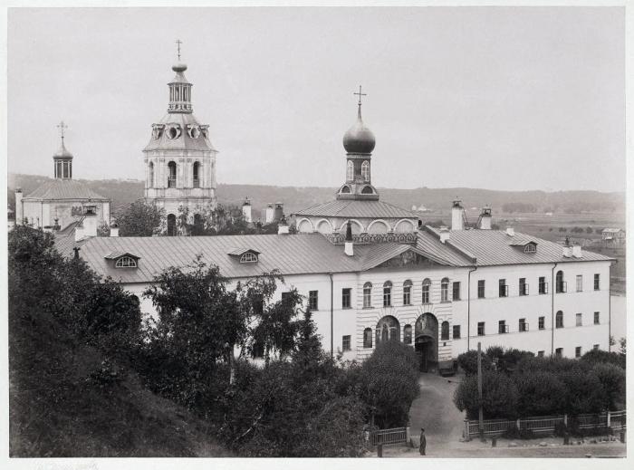 Надвратный храм Андрея Стратилата в Андреевском монастыре