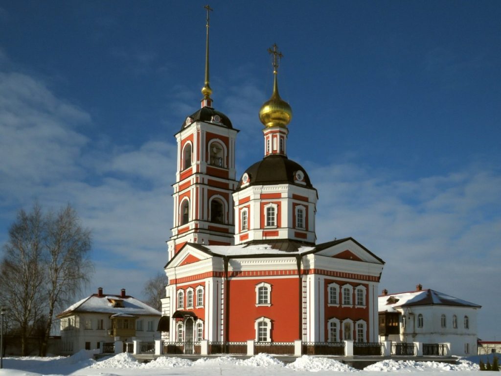 Троицкий собор (1771 г., восстановлен в 2000-х гг.).